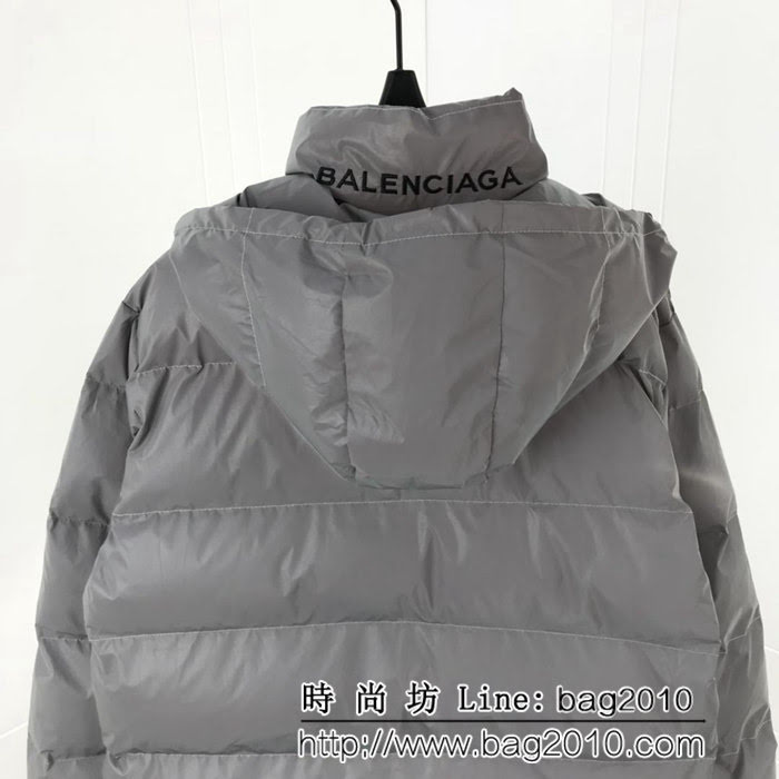 BALENCIAGA巴黎世家 18ss秋冬新款 背後刺繡品牌字母 反光灰色大版棉服 情侶款 ydi1594